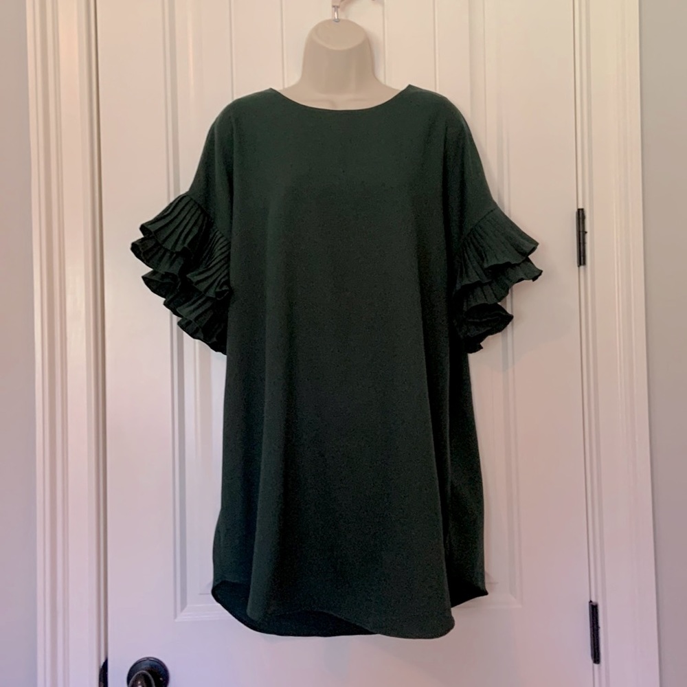 Hunter green short sleeve dress. Size S. Never worn.